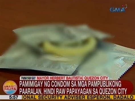 Pamamahagi ng condom sa pambulikong paaralan